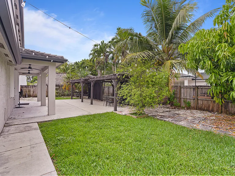 20234 SW 128th Pl — Photo 37