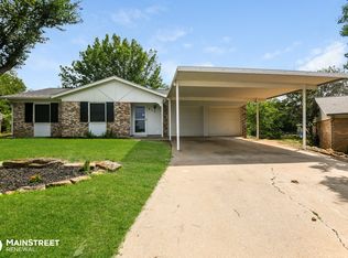 812 Lake Pl, Azle, TX 76020