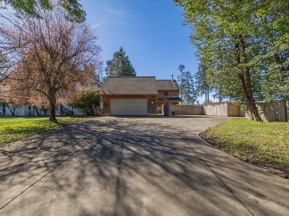 593 W 4th St, Coquille, OR 97423