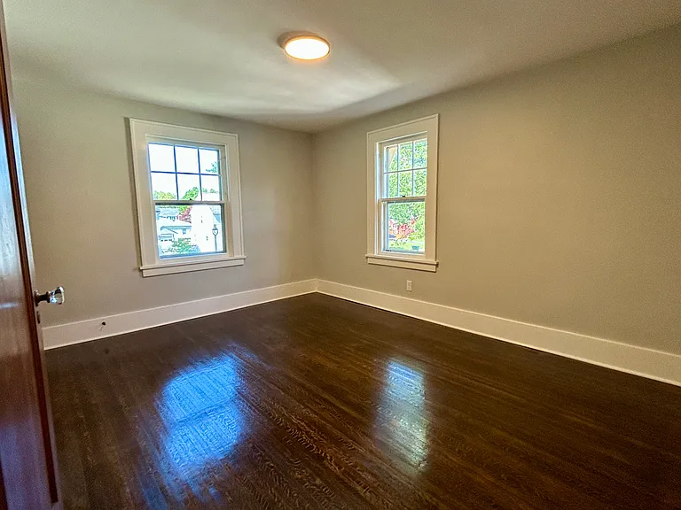 329 Somershire Dr — Photo 20