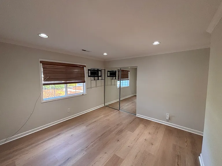 1637 Garnet Ln — Photo 16