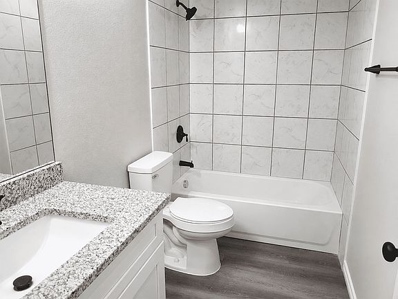 5th image of 7602 Windsor Oaks #3