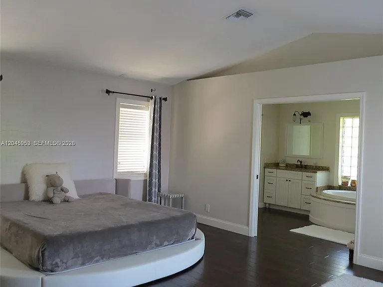 542 N Cypress Dr — Photo 20