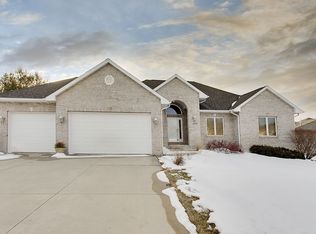 1879 Falcon Rdg, Waterloo, IA 50701