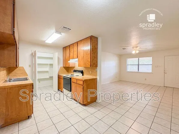 406B N Loop Dr #121, Belton, TX 76513