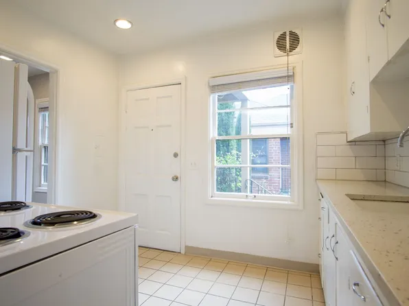 1952 NW Lovejoy St APT 1, Portland, OR 97209