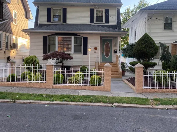 594 Davis Ave, Staten Island, NY 10310