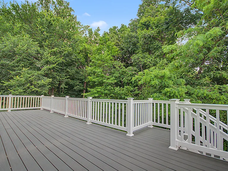 2501 Eastern Point Ct — Photo 16