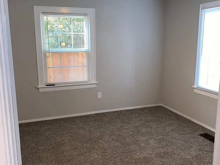 208 N 2nd Ave — Photo 8