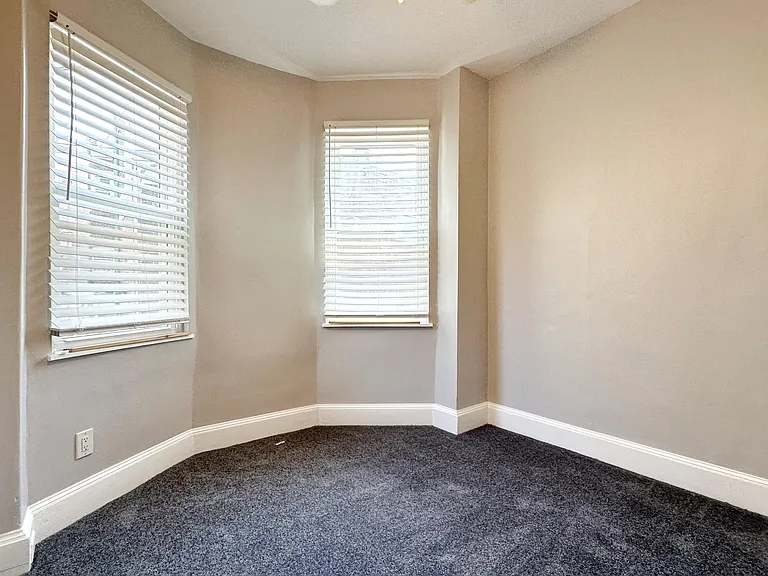 2509 S Rosewood St — Photo 30