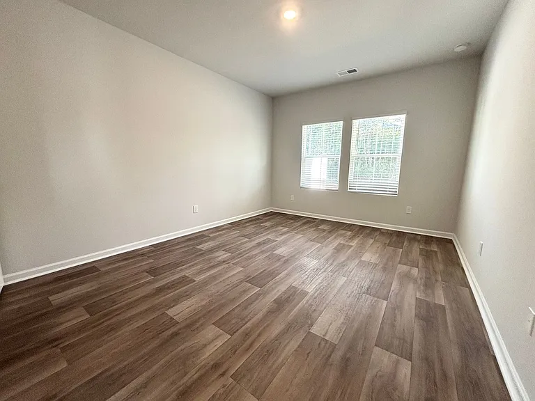 1033 Arborwood Dr SW — Photo 26