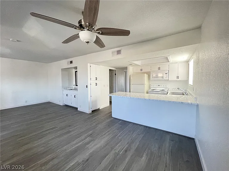 6217 Bellota Dr #D — Photo 7