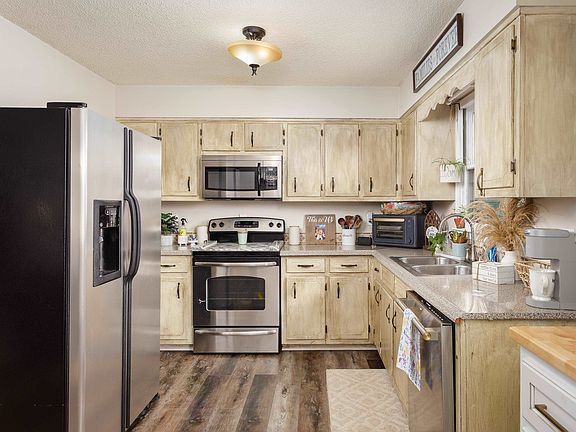 5th image of 374 Beechwood Dr