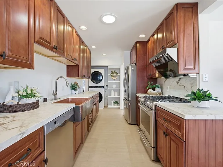 2017 W Macarthur St — Photo 5