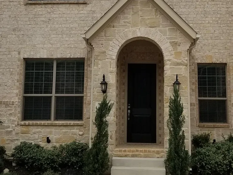 2221 Epitome Ave — Photo 2
