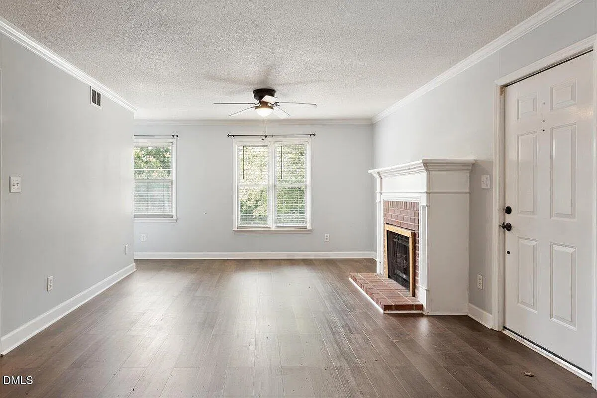 2306 Stafford Ave — Photo 4