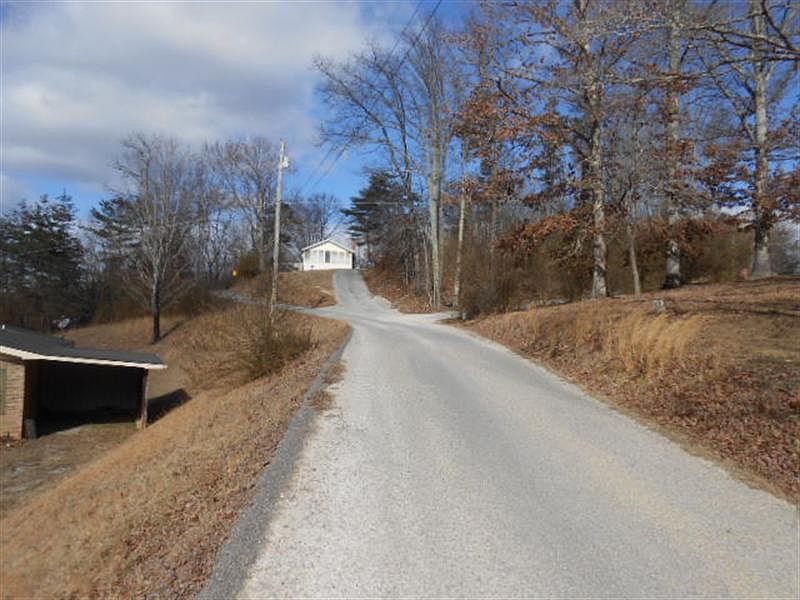 2nd image of 139 Lewis White Ln