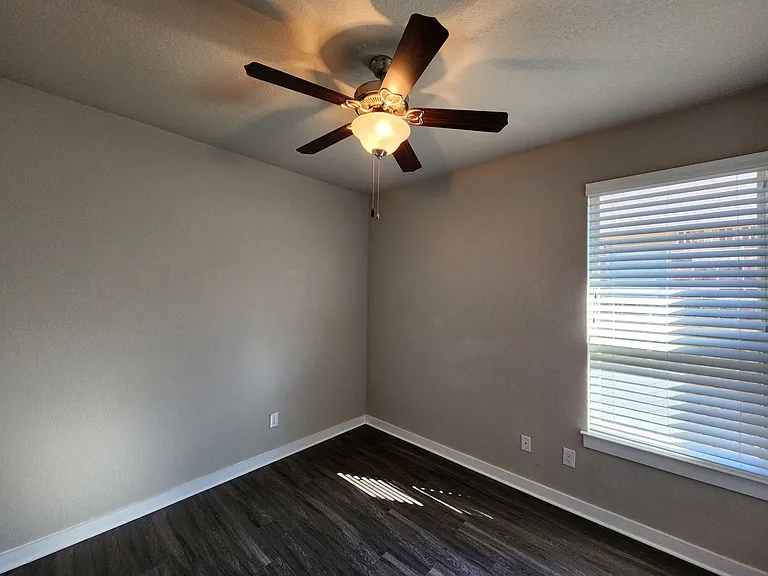 549 Creekside Frst — Photo 18