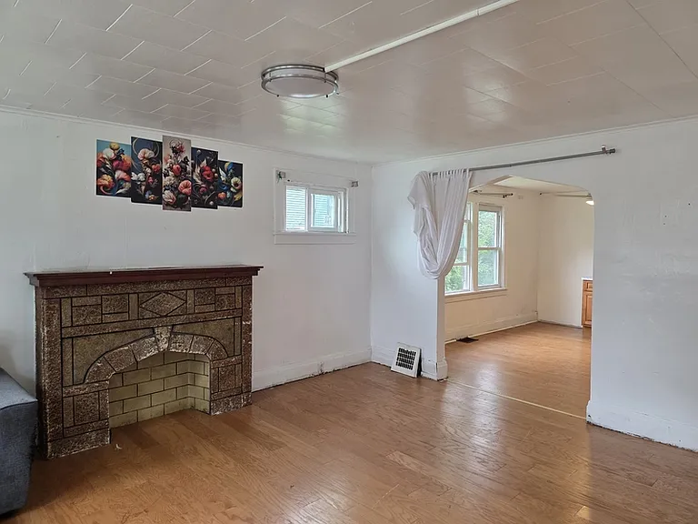 141 Leroy Ave #1 — Photo 2