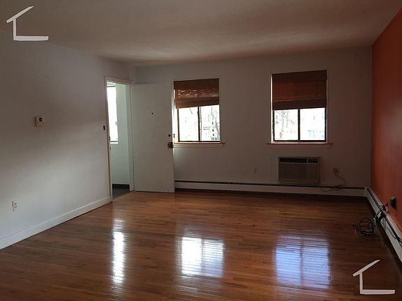 5th image of 75 Chestnut Hill Ave #003