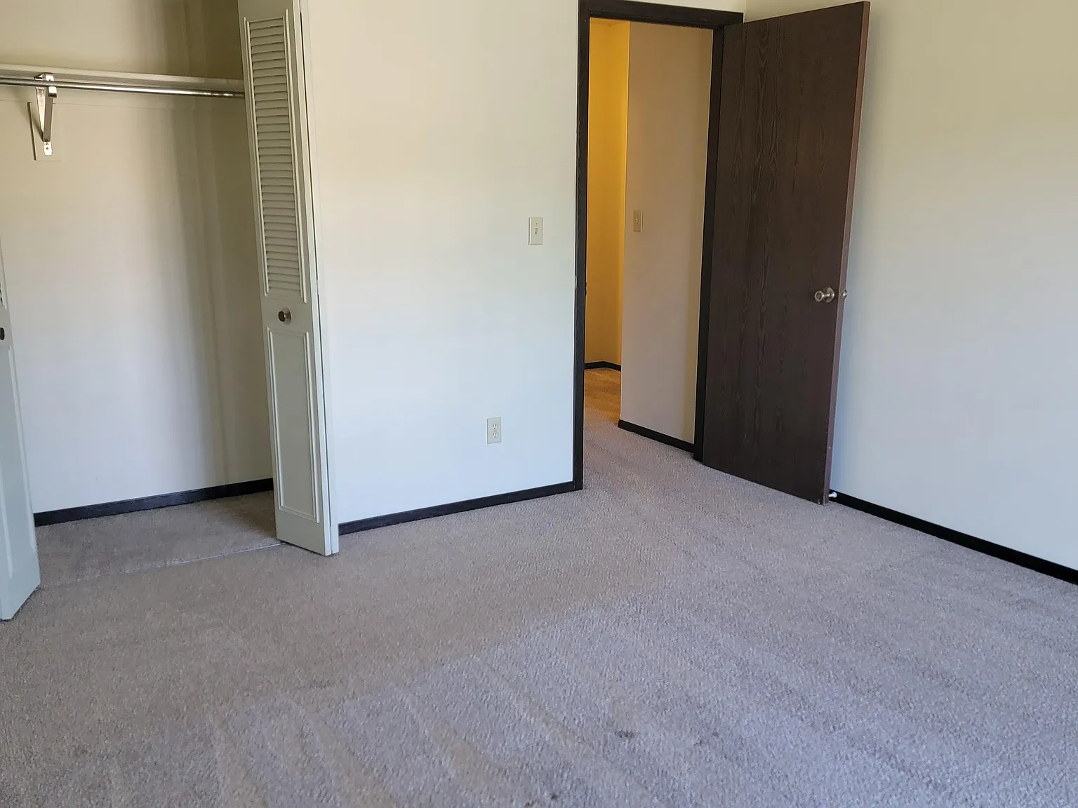 2 bed, 1.5 bath, 950 sqft, $1,650 — Photo 2