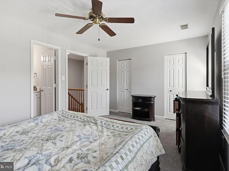 111 Connery Ter SW — Photo 9