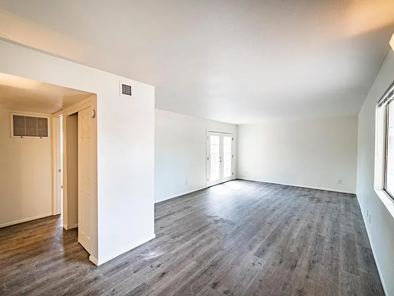 Spoke Apartments on Allen — Photo 8