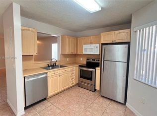 7820 NW 7th St APT 101, Hollywood, FL 33024