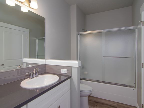 3rd image of 402 N Mayhew Ln #13611