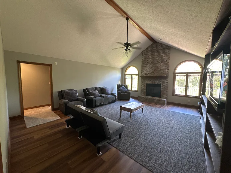 1007 New Harmony Dr — Photo 17