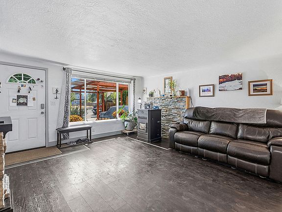 3rd image of 74 SE 11th St