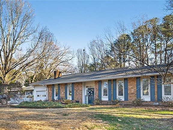 2nd image of 3305 Doncaster Rd