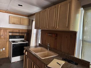 137 Locust St, Rainelle, WV 25962