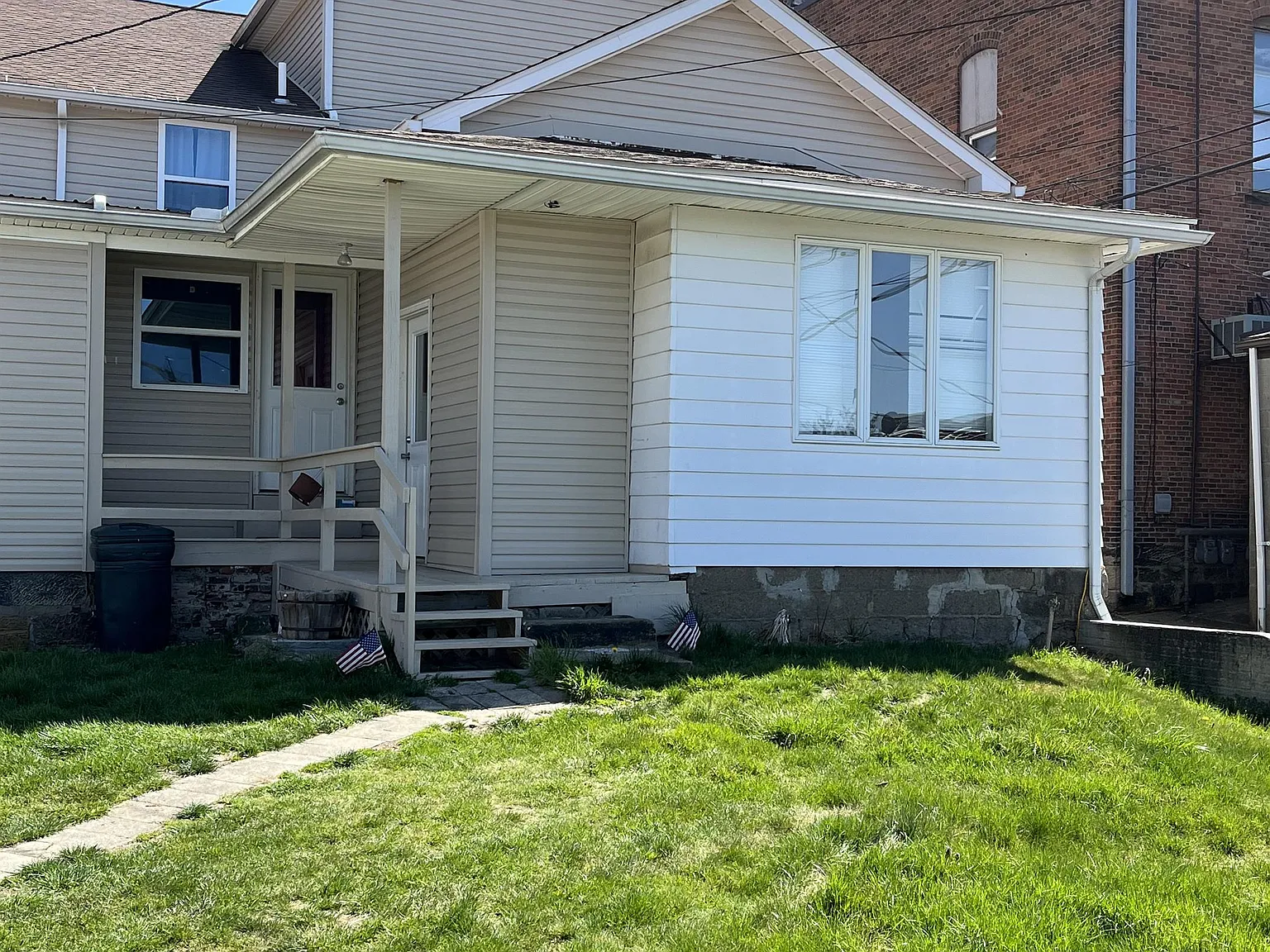32 North Washington Street — Photo 3