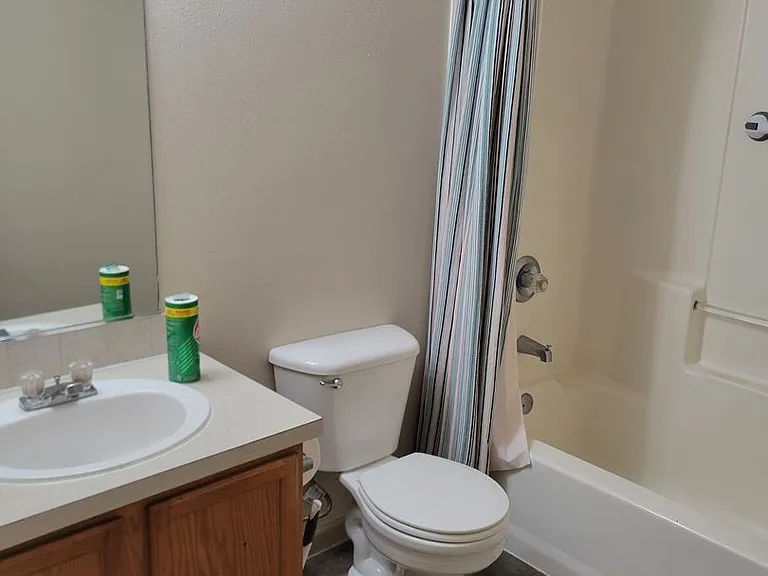 412 Alexander St NE — Photo 21