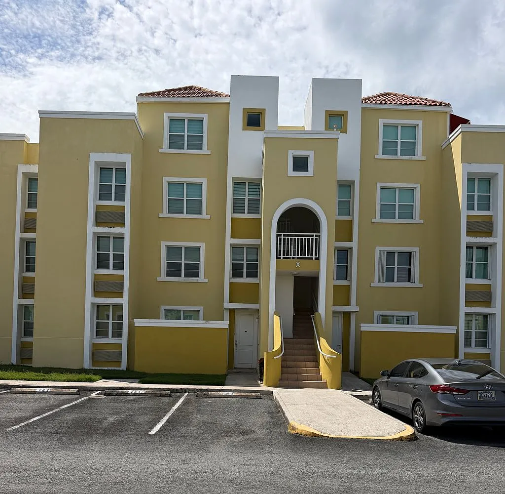 3 bed, 3.0 bath, 1941 sqft, $4,000 — Photo 1