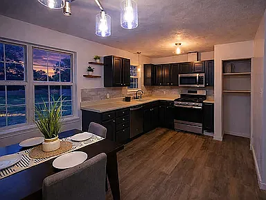 3 bed, 1200 sqft, $1,650 — Photo 3