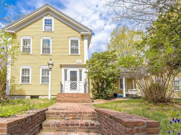 16 Maple St, Sherborn, MA 01770