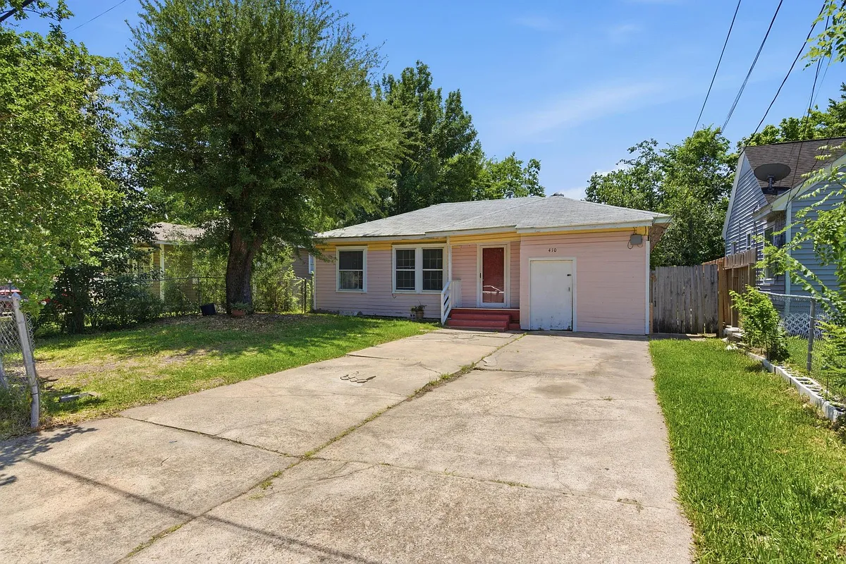 Building Photo - 410 Live Oak St