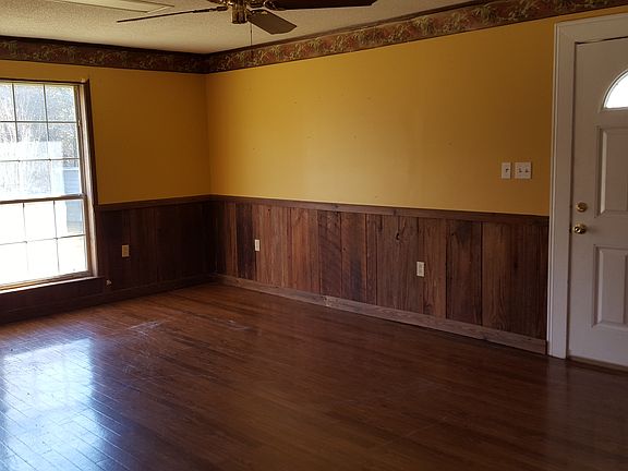 3rd image of 245 Palmer Cir