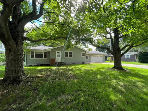 1200 N Linden St, Normal, IL 61761