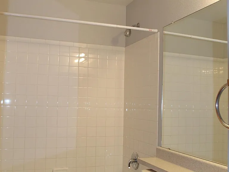 Main level bath