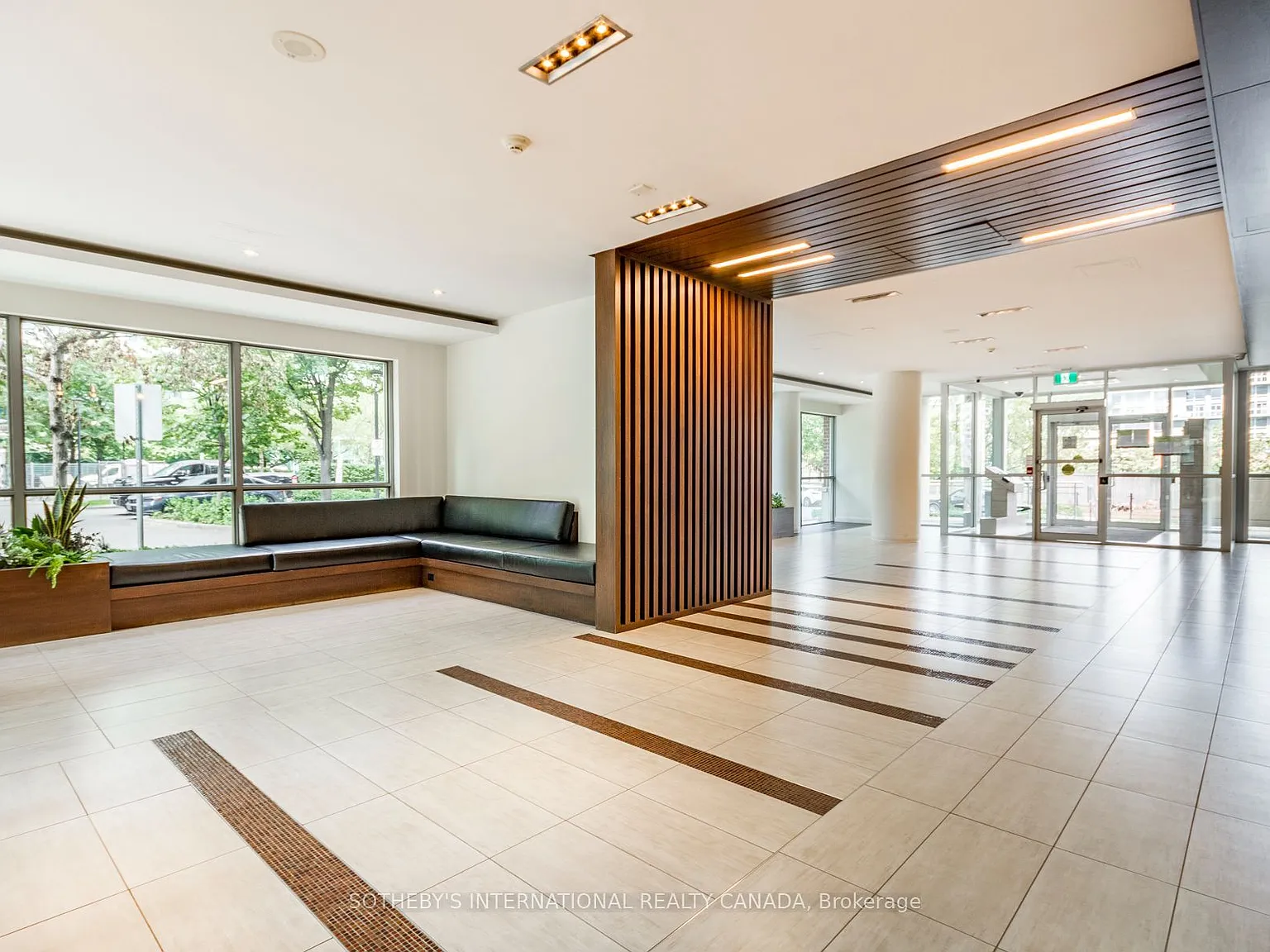 80 Western Battery Rd — Photo 4