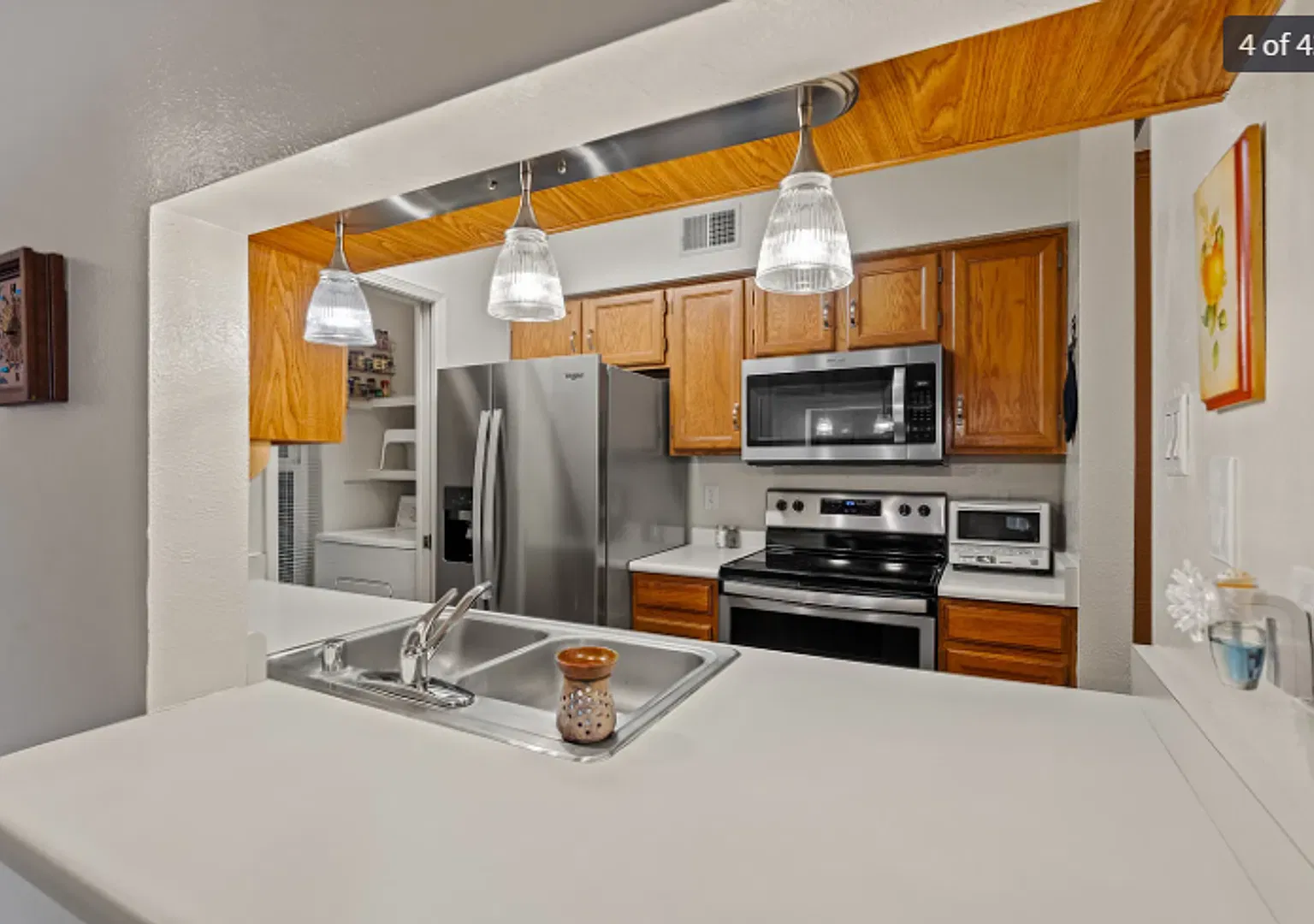 Beautiful condo available now! — Photo 2