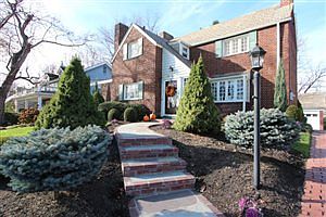 2nd image of 370 Parker Dr