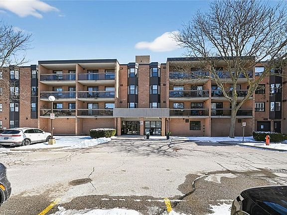 2nd image of 88 Tollgate Rd #405