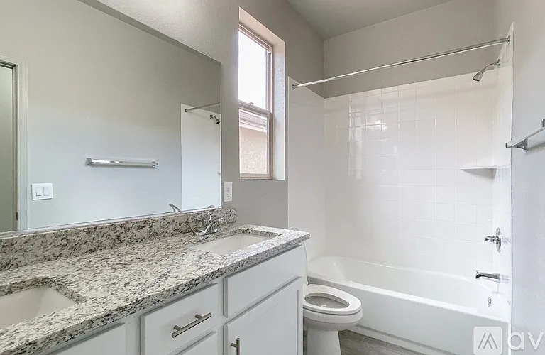 343 Berwick Pl — Photo 13