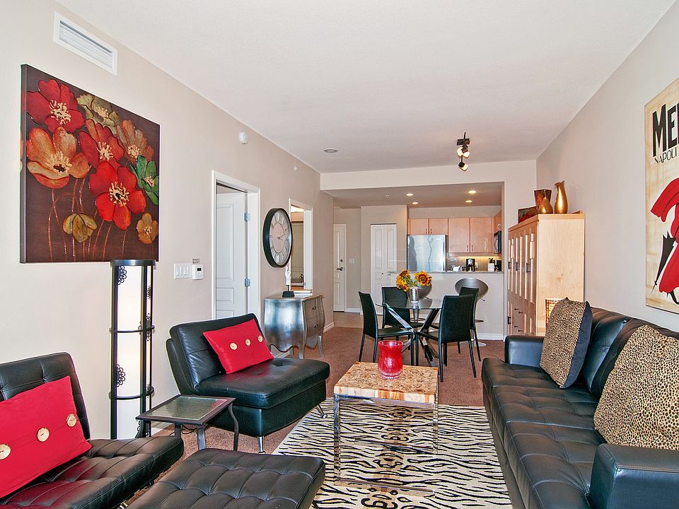 Open concept; furnished with comfort in mind!