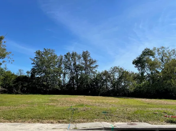 262 Crawford St, Biloxi, MS 39530