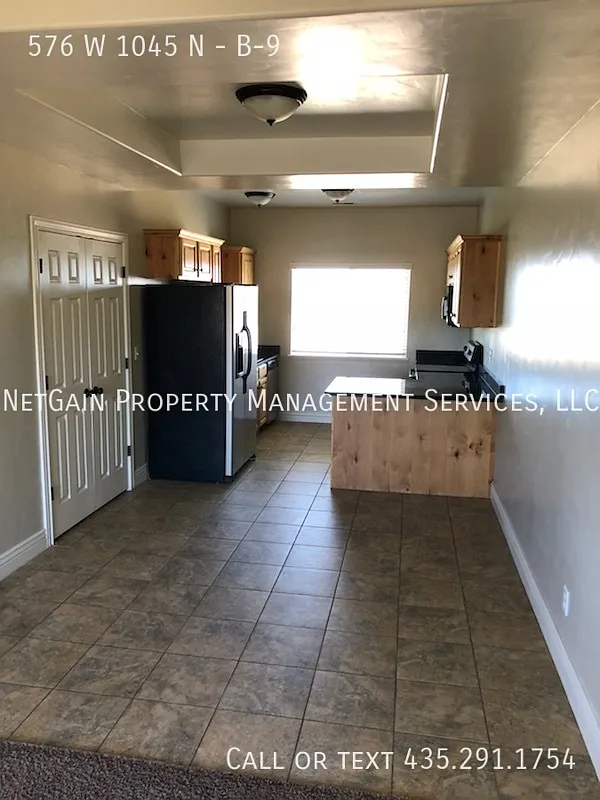 Building Photo - 576 W 1045 N #B9